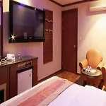 Liz Hotel